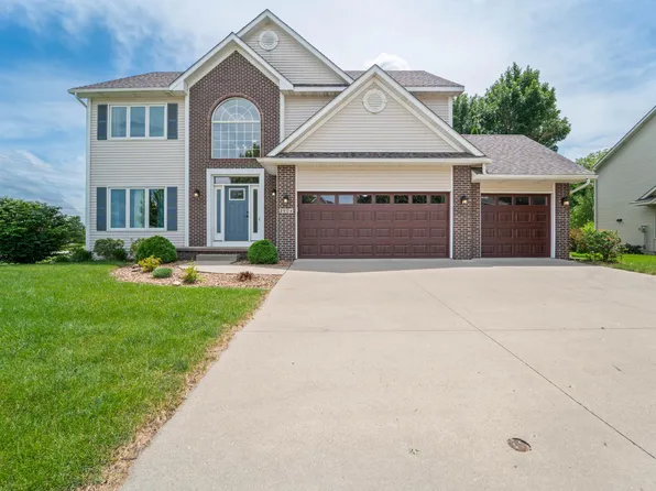 2904 Bayberry Rd, Ames, IA 50014