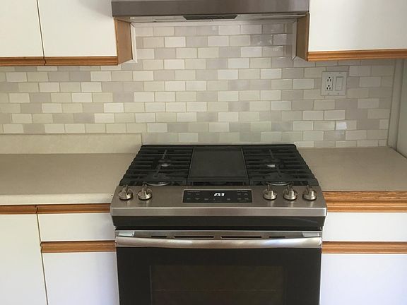 5th image of 3084 Mauricia Ave