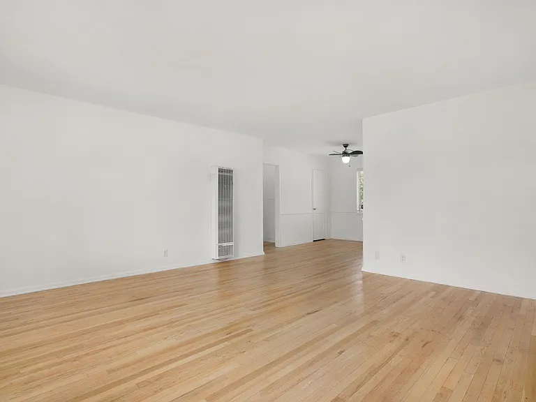 421 San Vicente Apartments — Photo 28