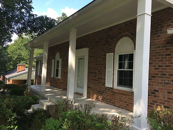 5th image of 136 Chesterfield Dr