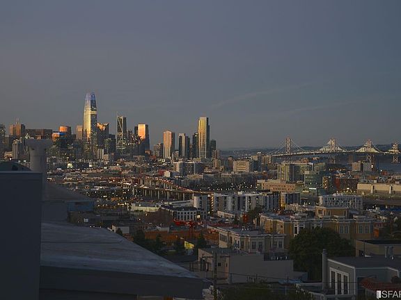 4th image of 800 Carolina St