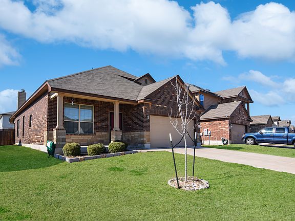 2nd image of 1234 Fawn Lily Dr