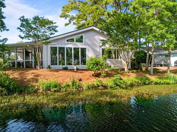 111 Mcginnis Drive, Pine Knoll Shores, NC 28512