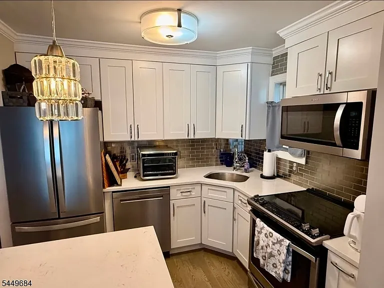 114 Brandywyne Dr — Photo 4