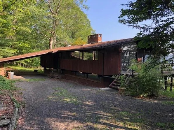 1537 Taughannock Blvd, Ithaca, NY 14850