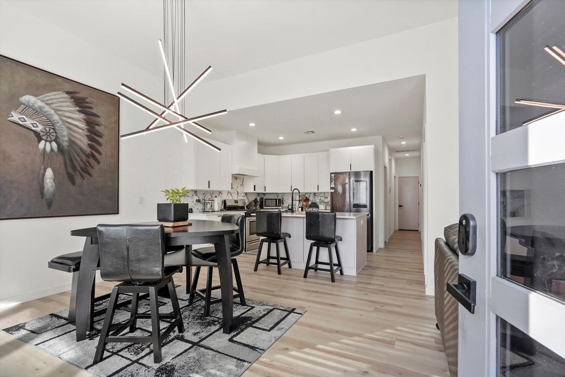 next background image