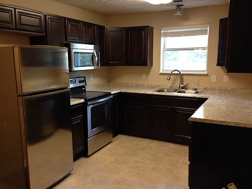 2nd image of 3412 Hazelwood Ln APT 203