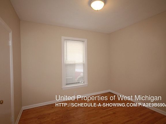 5th image of 1314 Portland Ave NE #01