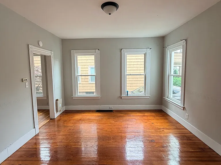 211 Alden Ave #1 — Photo 4