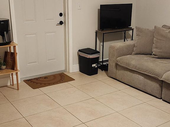 3rd image of 6265 SW 31st St