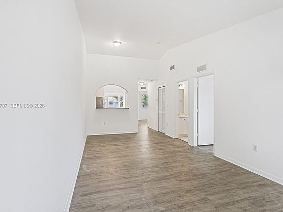 3rd image of 2921 SE 13th Ave #20248
