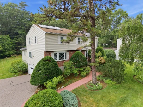 12 Swanson Rd, Framingham, MA 01701