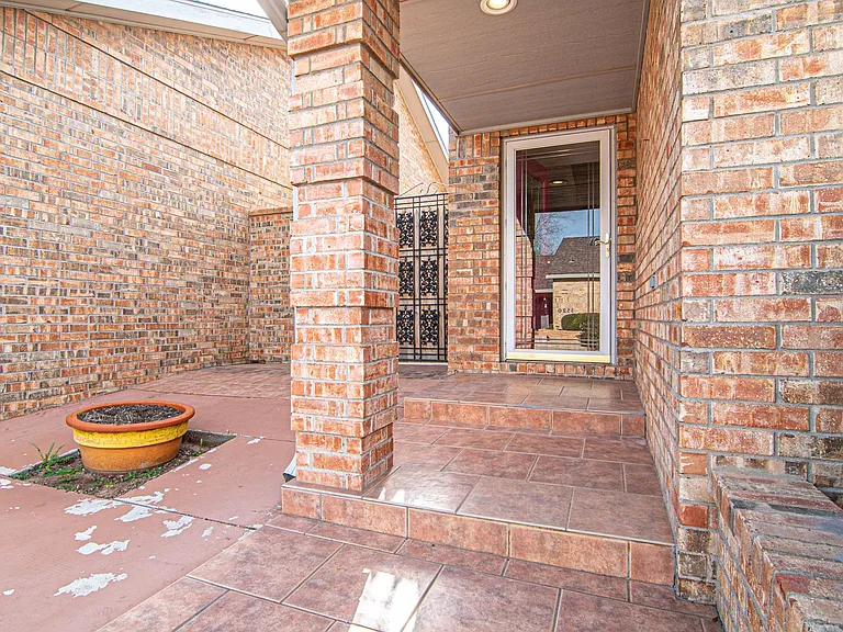 3527 Boyd Ave — Photo 2