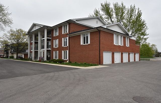 2nd image of 5721 Circle Dr #3W
