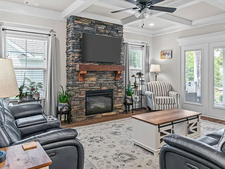 1540 Carriage Ridge Dr — Photo 22