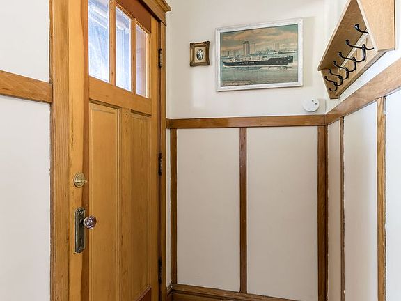 2nd image of 2421 Wesley Ave