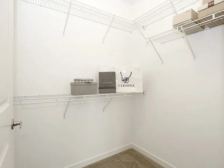 Walk-in Closet - 1 Bedroom + Den (Unit B)