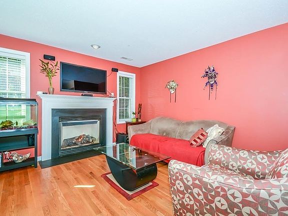 5th image of 299 Farrwood Dr