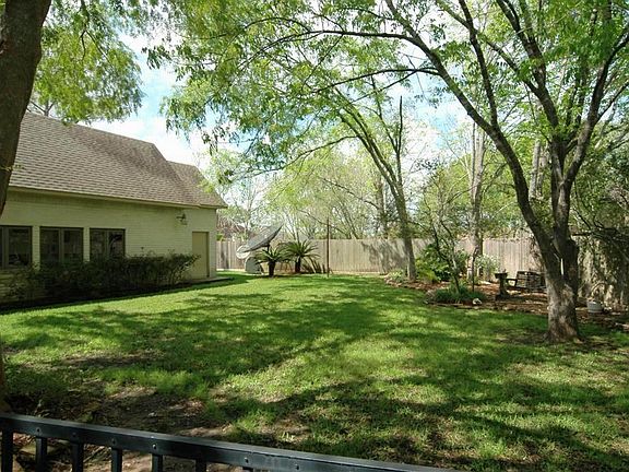 2nd image of 1006 Pine Hollow Dr