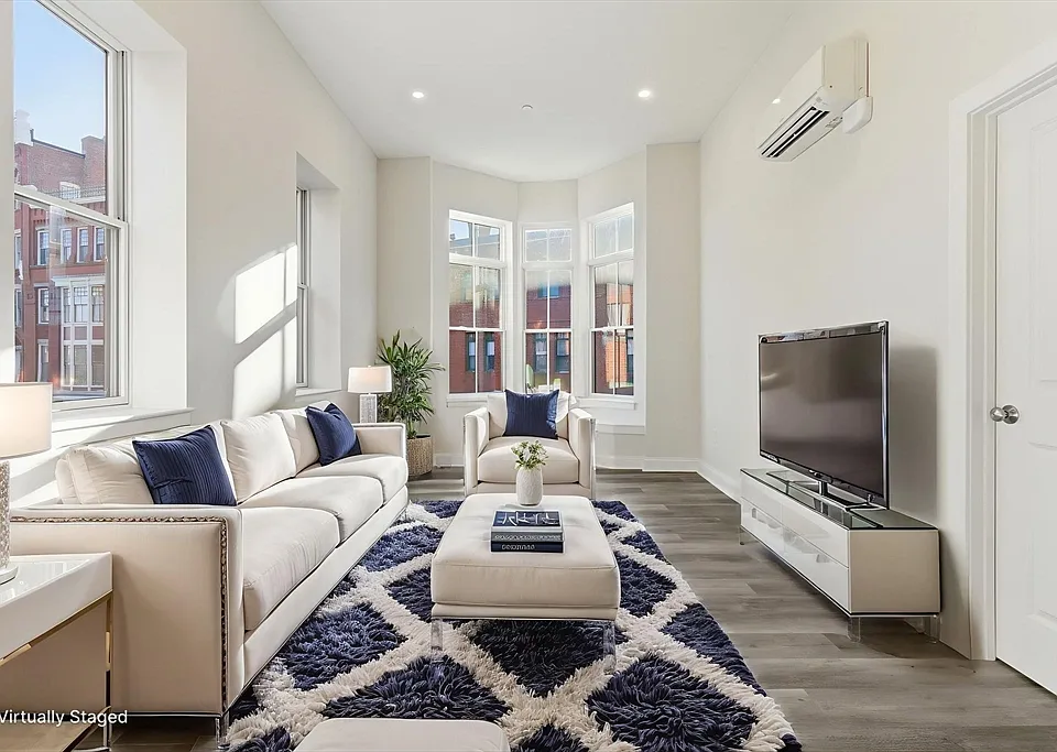 19-25 Essex St #303