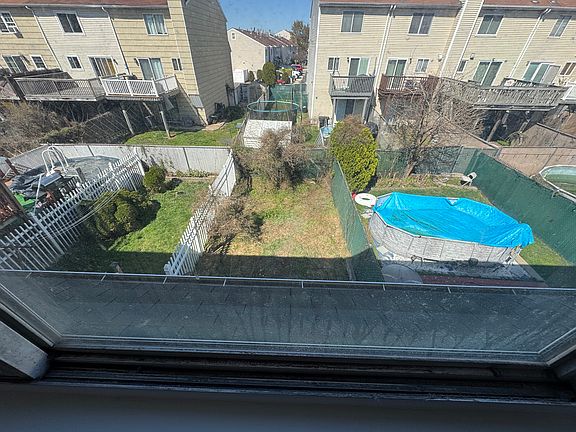 5th image of 43 Ludwig Ln