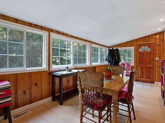 2nd image of 325 Lakeview Dr