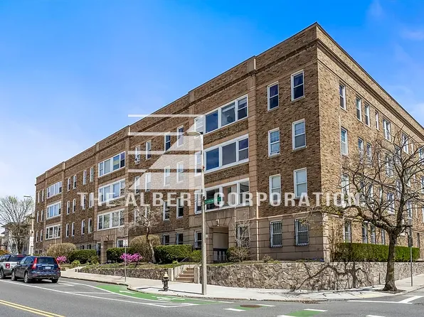 242 S Huntington Ave, Jamaica Plain, MA