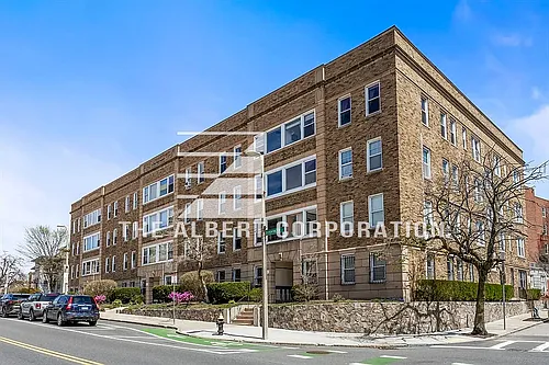242 S Huntington Ave Photo 1