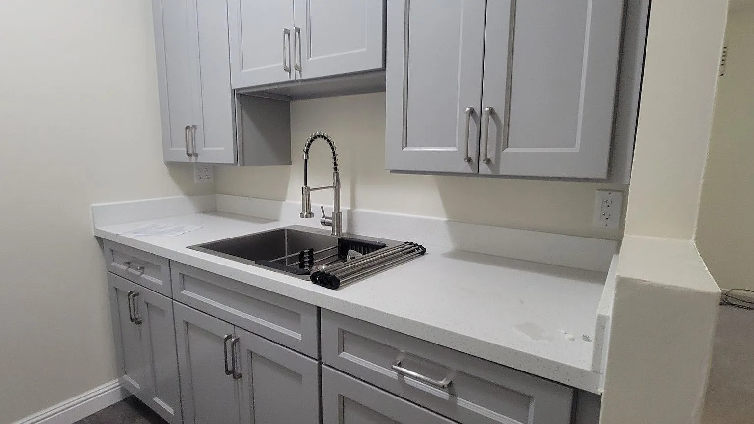 Charming One Bedroom features an upgraded kitchen with modern appliances — Photo 1
