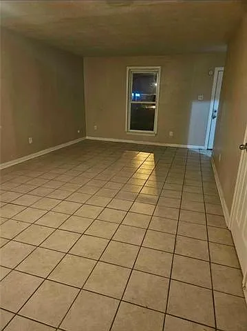 2 bed, 1.5 bath, 1100 sqft, $1,350 — Photo 2