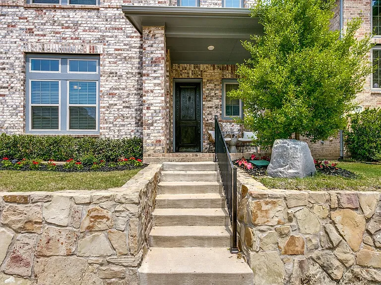 1258 Ocean Breeze Dr — Photo 2