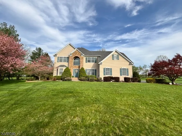 3 Danberry Dr, East Amwell Twp., NJ 08551