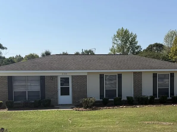2103 Flynn Rd, Dothan, AL 36303