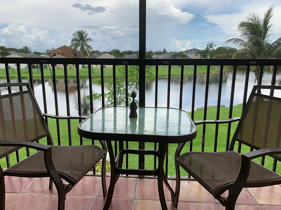 1st image of 15710 E Waterside Cir APT 204