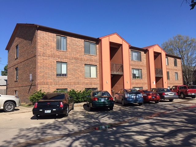2nd image of 913 Bluemont Ave