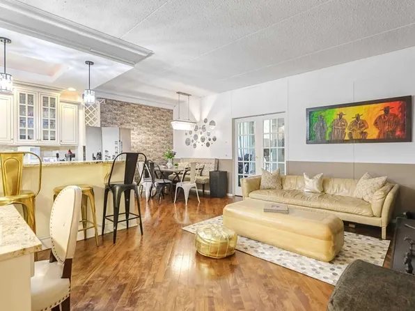 1077 River Rd #Townhouse 11, Edgewater, NJ 07020