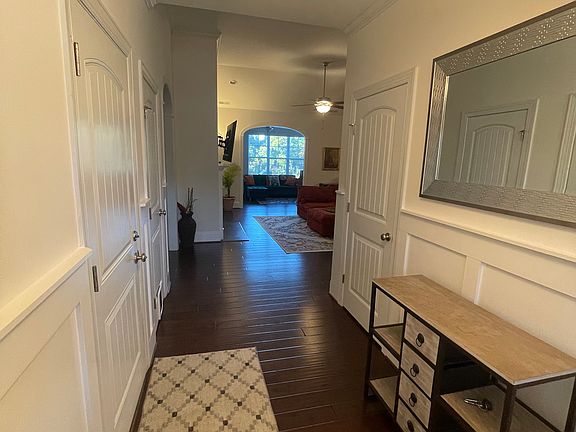 5th image of 625 Julia Dr