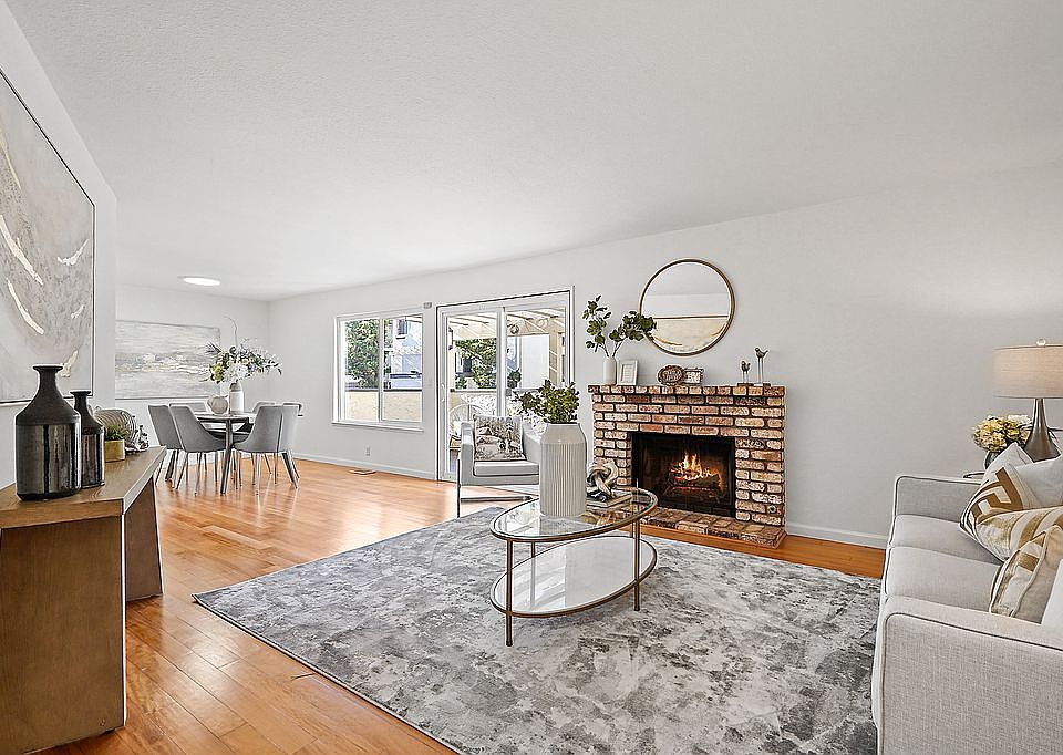 1st image of 7156 Clarendon St