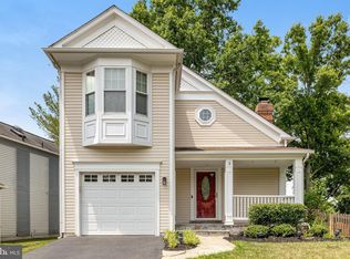 3 Selden Ct, Sterling, VA 20165