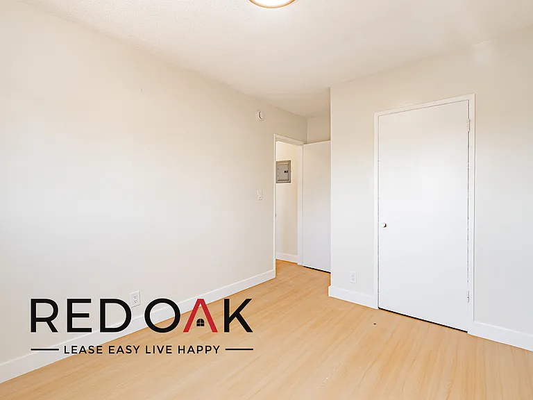 836 E 24th St #8 — Photo 16