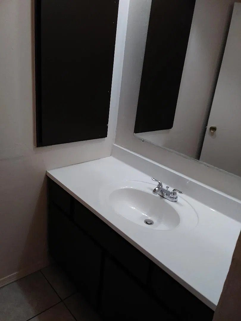 2 bed, 832 sqft, $825 — Photo 2