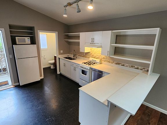4th image of 52 W Etruria St #C