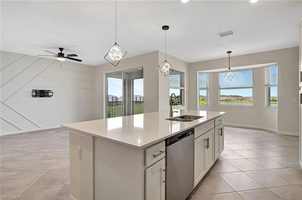 2 bed, 2.0 bath, 1154 sqft, $2,400 — Photo 2