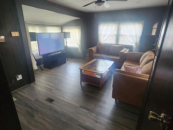 3rd image of 106 Nevada Ave