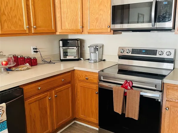 2409 Ryerson Ct, Charlotte, NC 28213