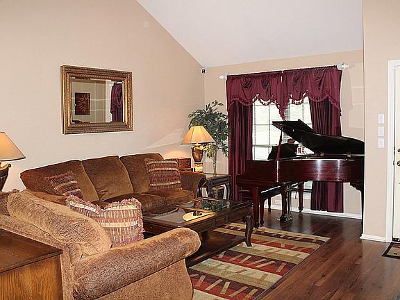 2nd image of 2903 Quail Run Dr