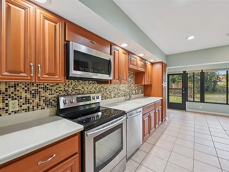 227 Southampton Dr #289 — Photo 14