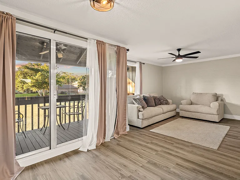 241 Lanai Vlg — Photo 10