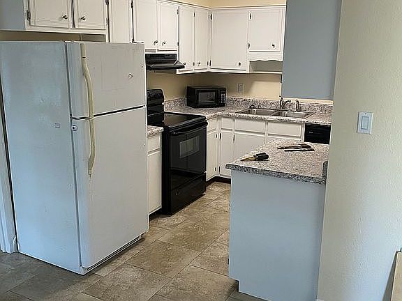 3rd image of 3087 Fayal Dr