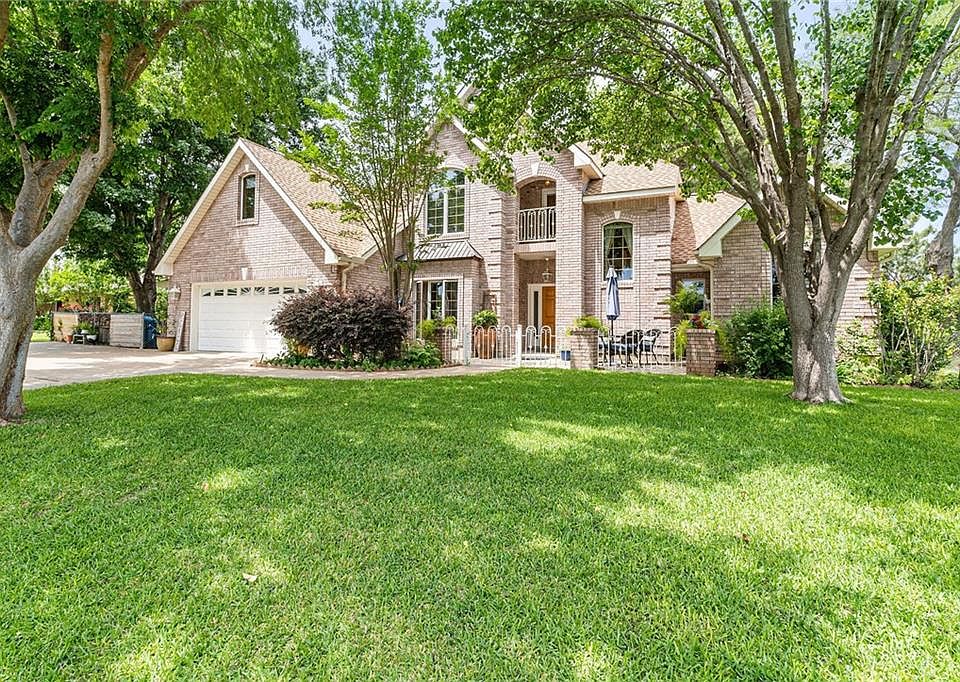 1st image of 254 Brae Burn Cir